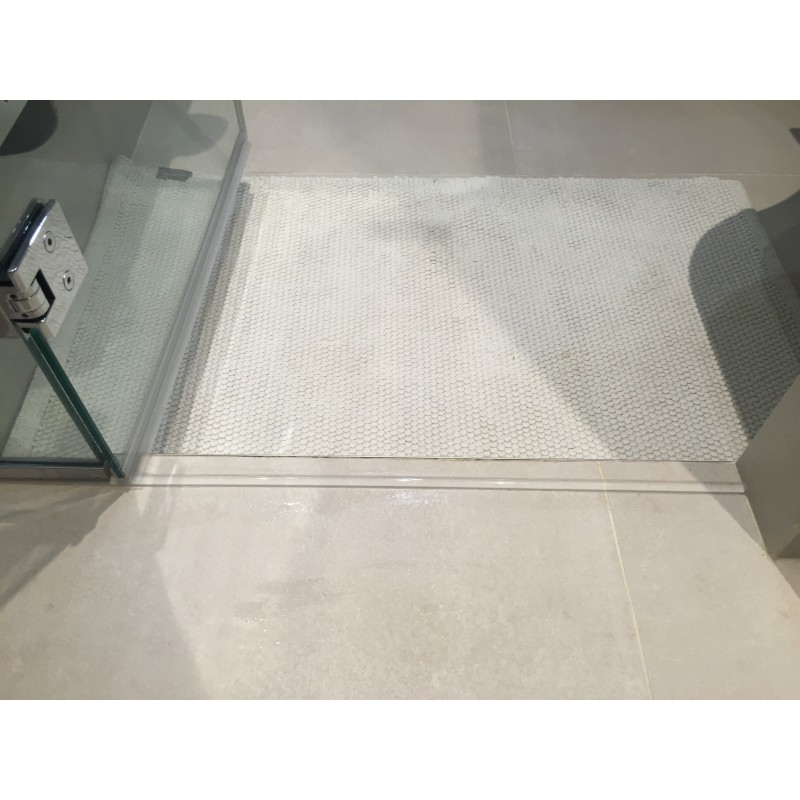 seuil translucide bas de porte douche