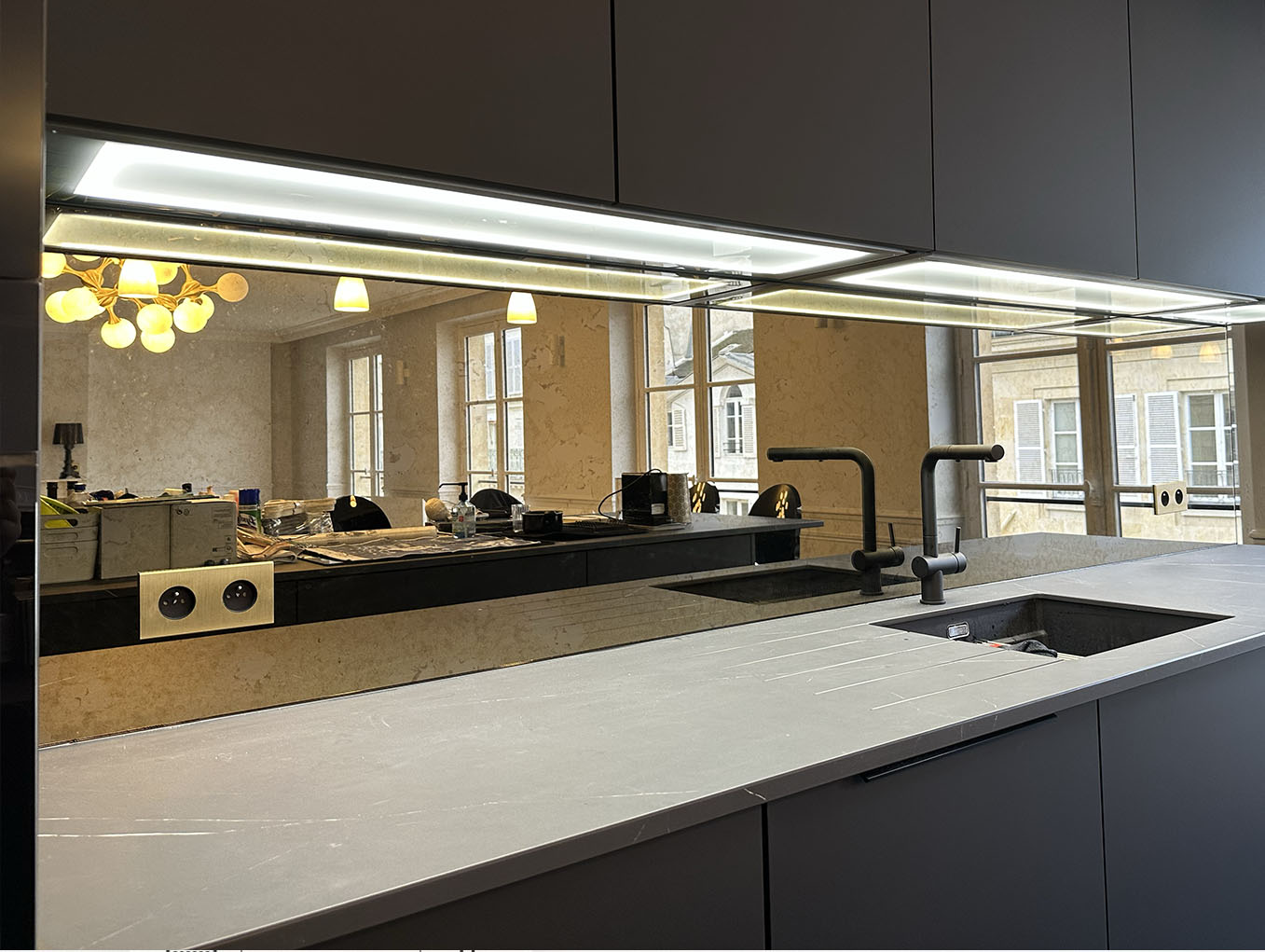 Crédence miroir vieilli sur mesure pour cuisine