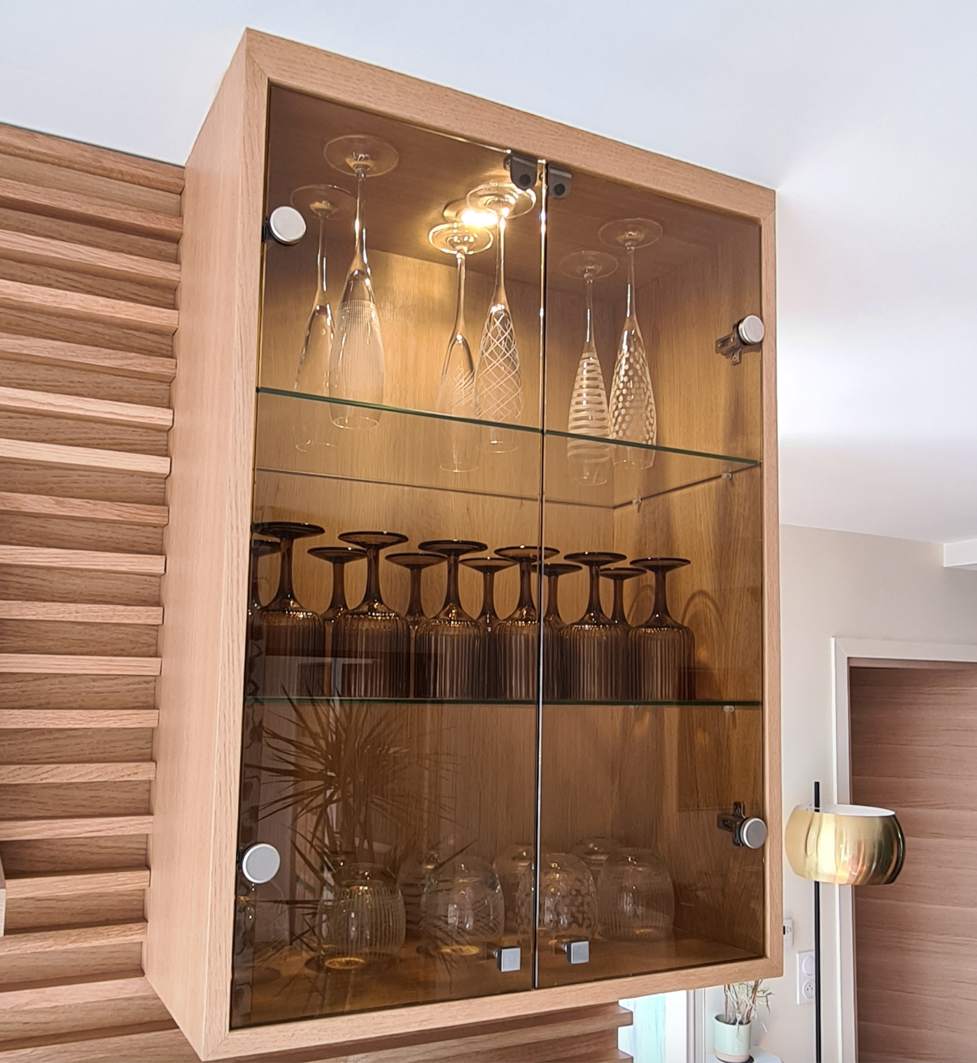 Porte intérieure en verre teinté bronze sur mesure — effet fumé élégant